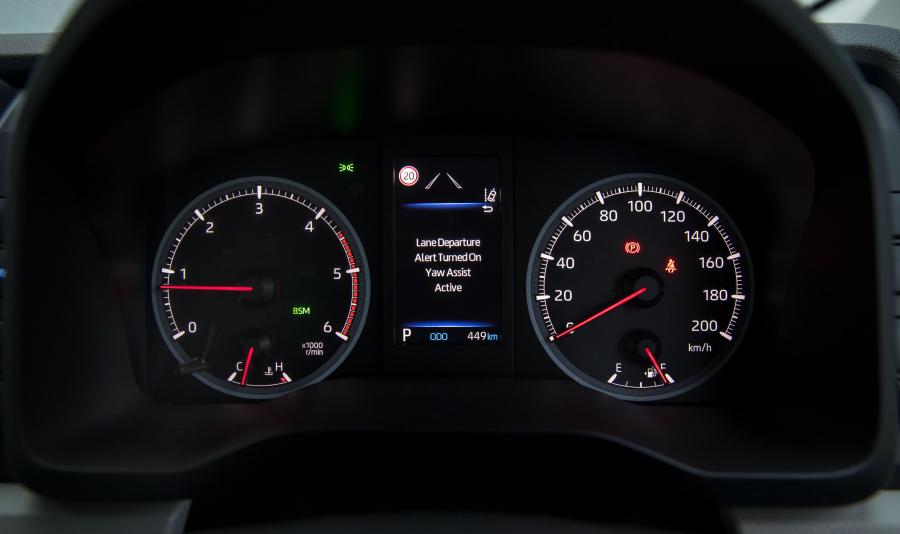 Панель приборов Toyota Hiace SLWB Van 2019 года  (AU) (фото 2 из 5)